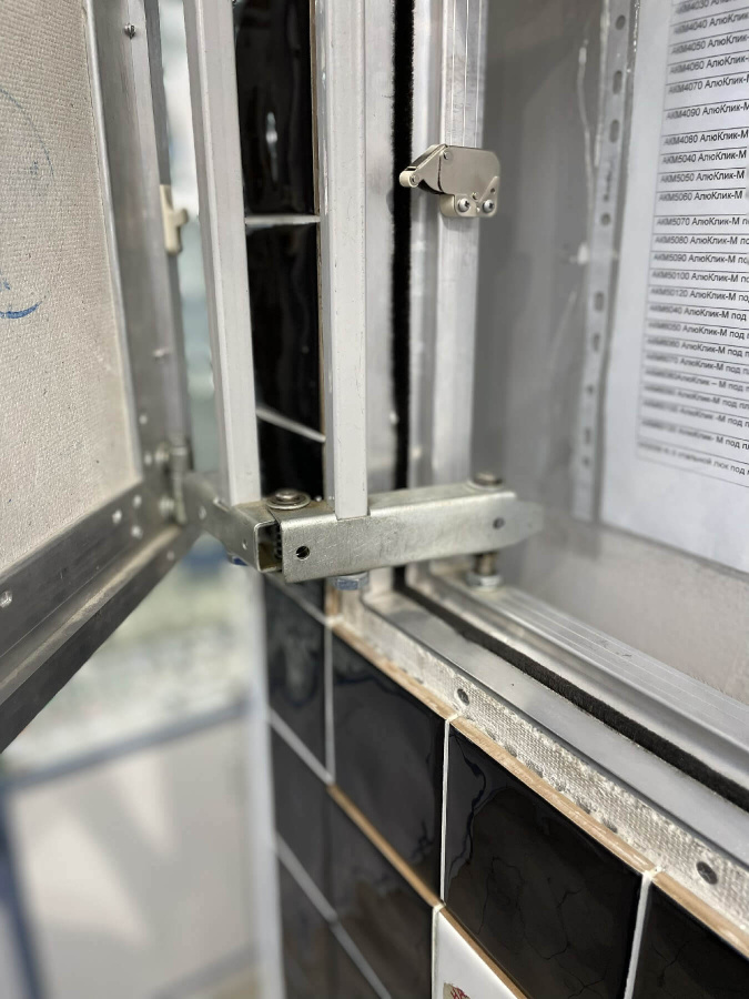 Люк под плитку 600х800 Алюклик-М Revizor АКМ6080 Люк под плитку 600х800 Алюклик-М Revizor АКМ6080