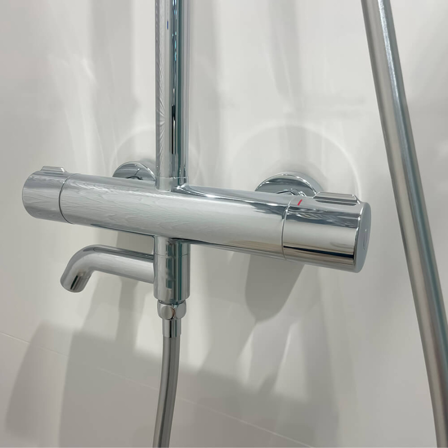 Душевая стойка с изливом AVS Pluvia хром Душевая стойка с изливом AVS Pluvia хром