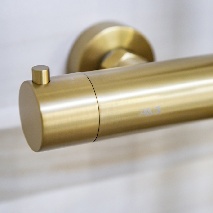Душевая стойка AVS Slimmer брашированное золото Душевая стойка AVS Slimmer брашированное золото