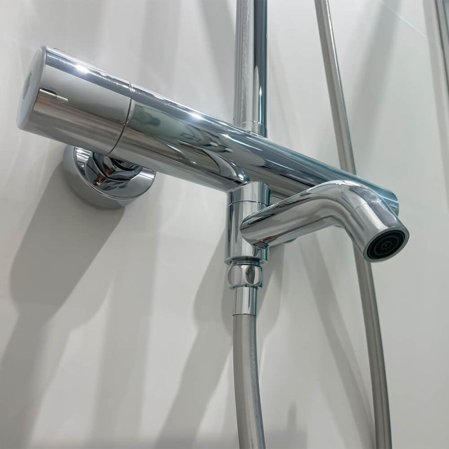 Душевая стойка с изливом AVS Pluvia хром Душевая стойка с изливом AVS Pluvia хром