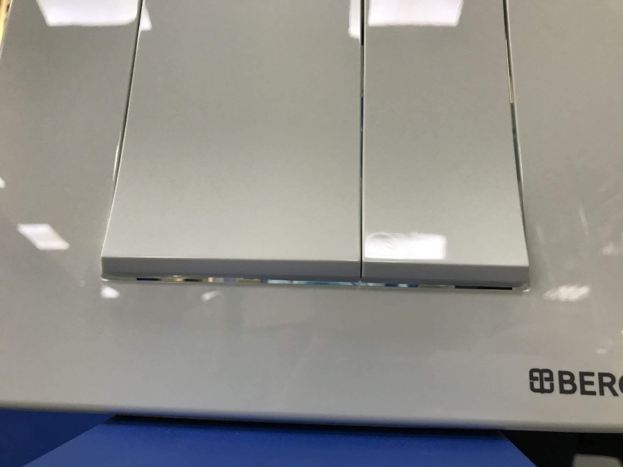 Кнопка смыва Square S1 Berges 040041 Кнопка смыва Square S1 Berges 040041