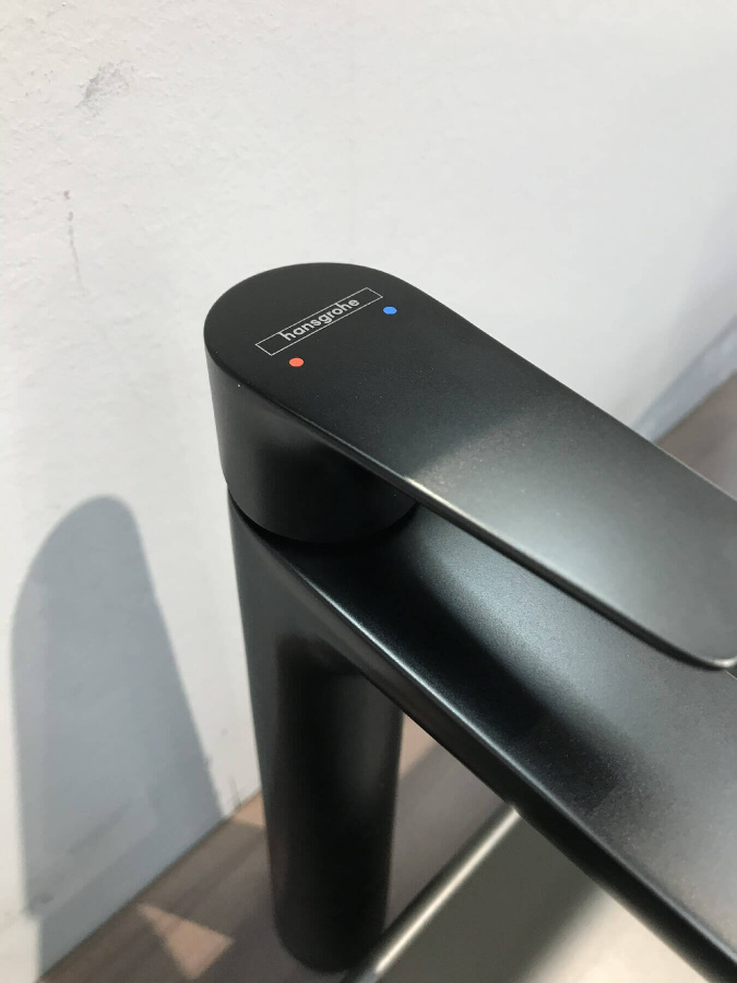 Смеситель для раковины Hansgrohe Talis 71717670 черная матовая