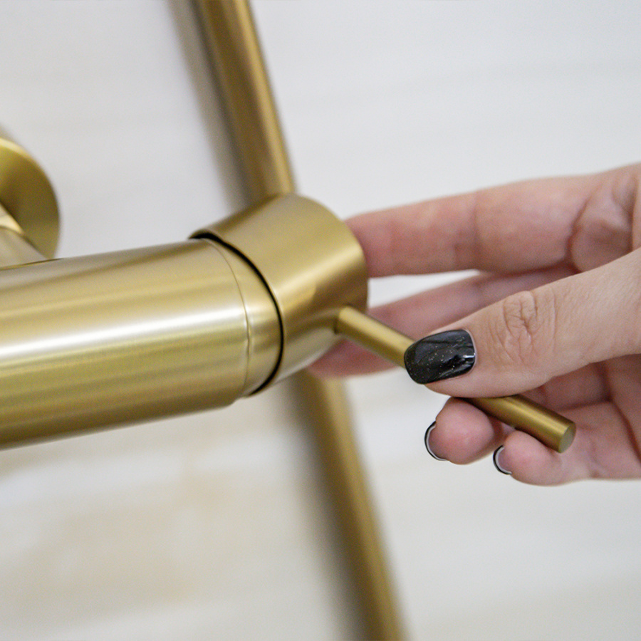 Душевая стойка AVS Slimmer брашированное золото Душевая стойка AVS Slimmer брашированное золото