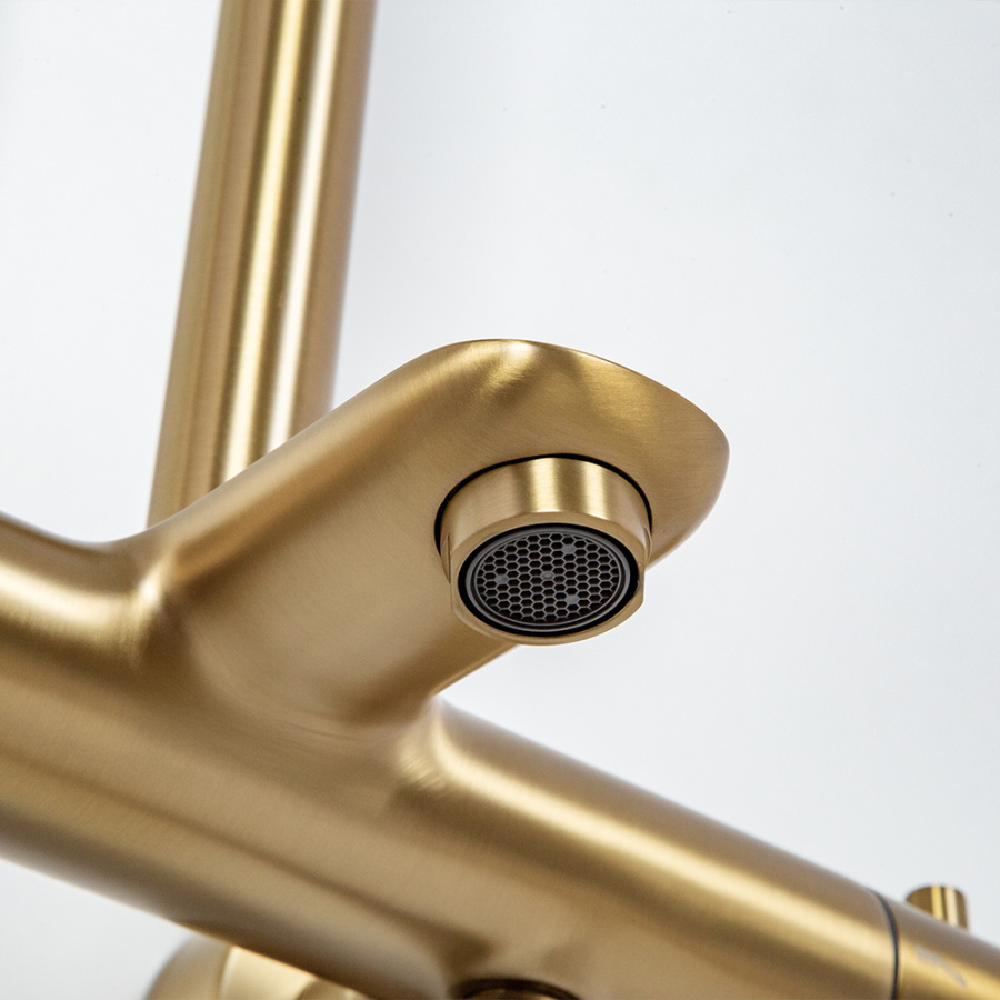 Душевая стойка AVS Slimmer с термостатом, брашированное золото Душевая стойка AVS Slimmer с термостатом, брашированное золото