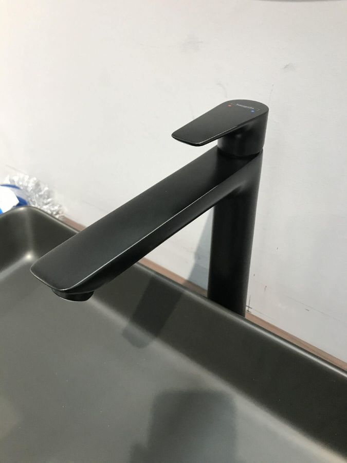 Смеситель для раковины Hansgrohe Talis 71717670 черная матовая