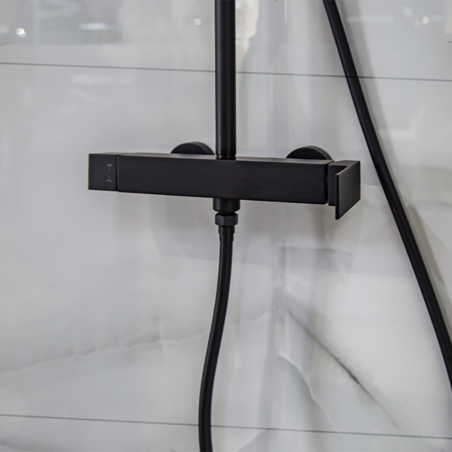 Душевая стойка AVS Cube черный матовый Душевая стойка AVS Cube черный матовый