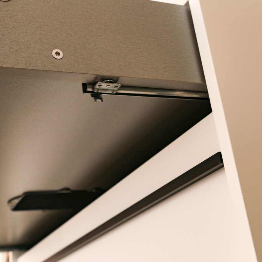 Тумба с раковиной AVS Графика 100 белая матовая с черными ручками Тумба с раковиной AVS Графика 100 белая матовая с черными ручками