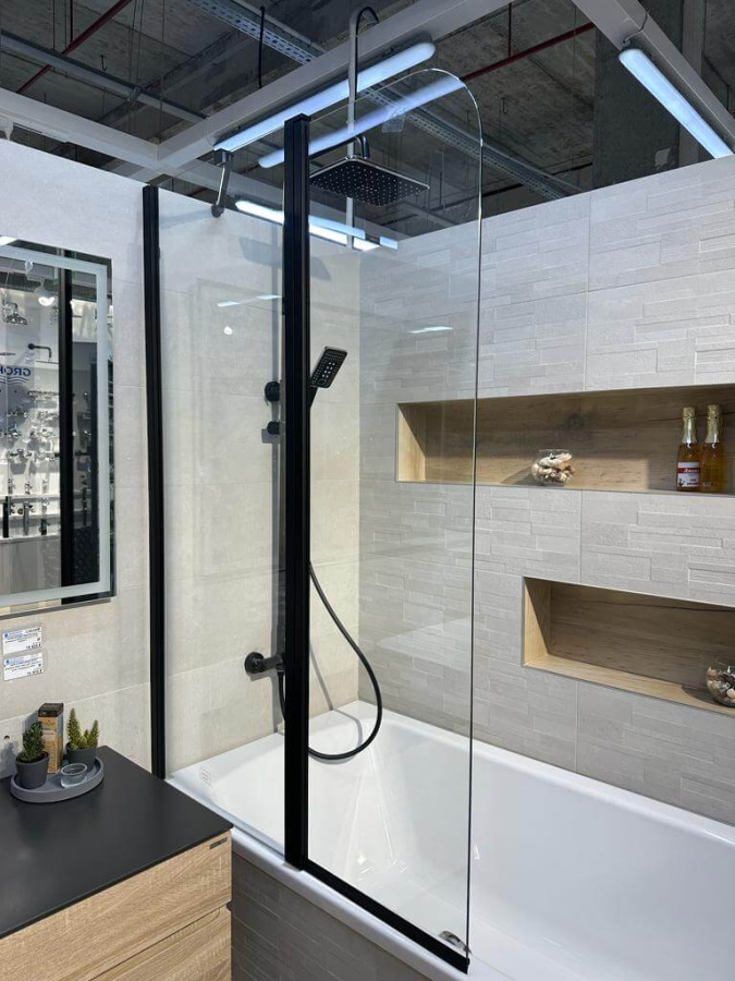 Шторка на ванну AVS Асти Дуо 100 левая профиль черный матовый, стекло прозрачное Шторка на ванну AVS Асти Дуо 100 левая профиль черный матовый, стекло прозрачное