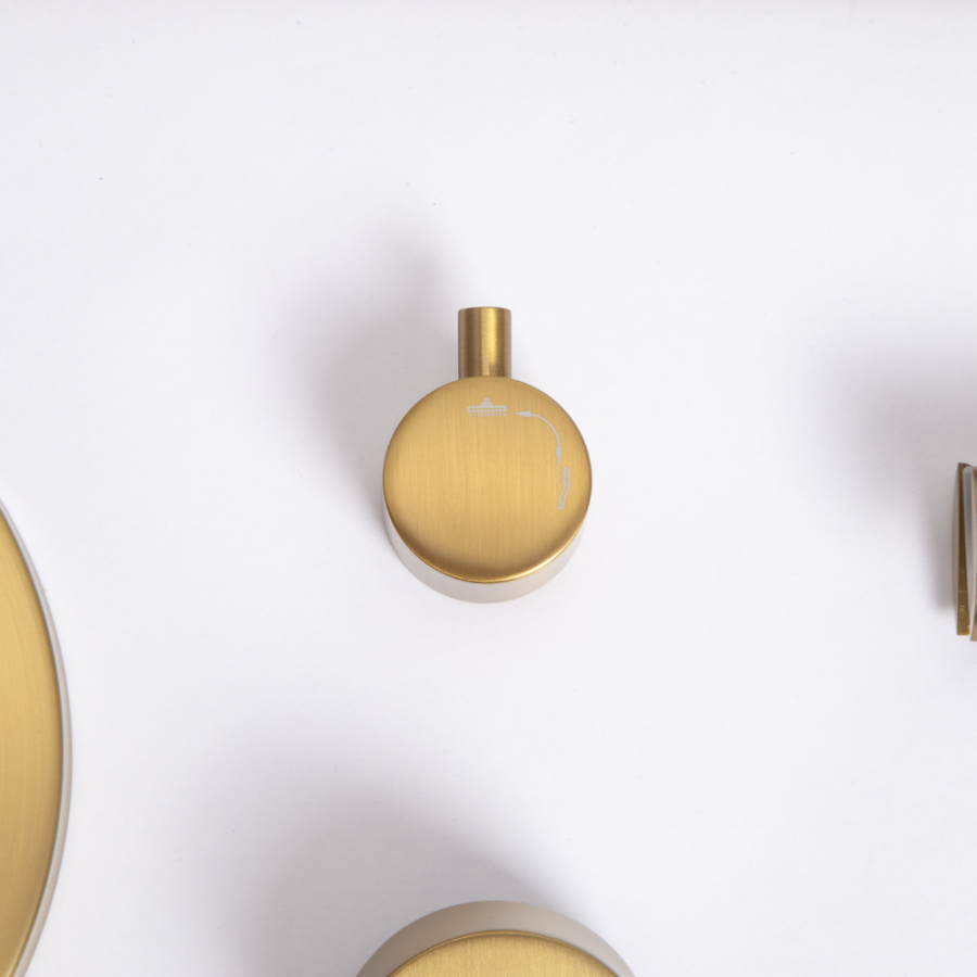 Душевой комплект AVS Slimmer 3в1 брашированное золото Душевой комплект AVS Slimmer 3в1 брашированное золото