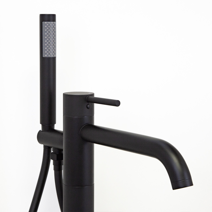 Смеситель для ванны с душем AVS Slimmer напольный, черный матовый