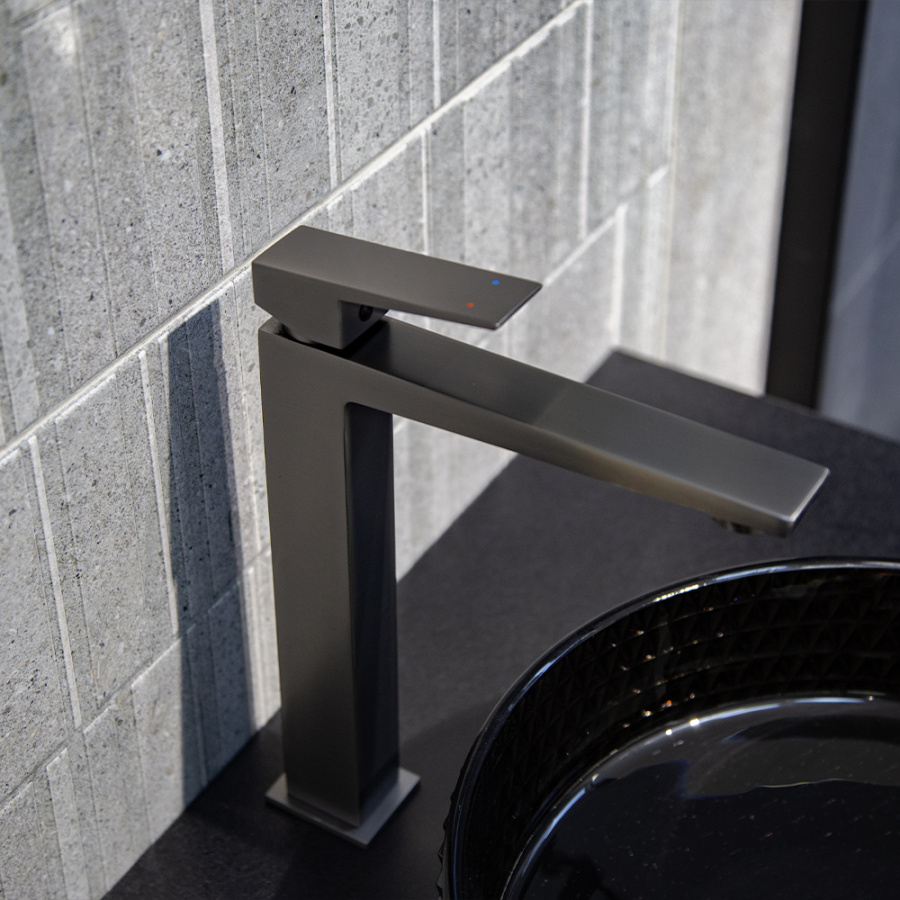 Смеситель для раковины AVS New Cube высокий, оружейная сталь Смеситель для раковины AVS New Cube высокий, оружейная сталь