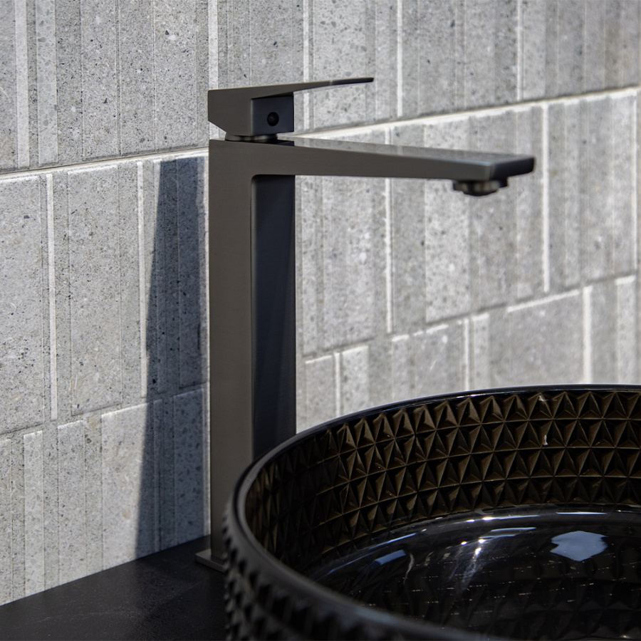 Смеситель для раковины AVS New Cube высокий, оружейная сталь Смеситель для раковины AVS New Cube высокий, оружейная сталь