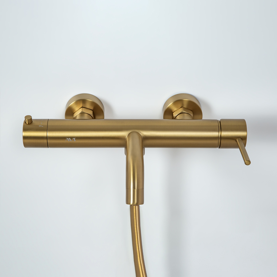 Смеситель для ванны с душем AVS Slimmer брашированное золото Смеситель для ванны с душем AVS Slimmer брашированное золото