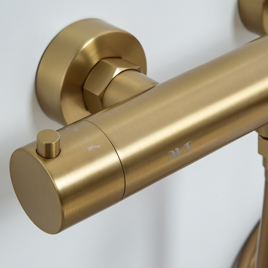 Смеситель для ванны с душем AVS Slimmer брашированное золото Смеситель для ванны с душем AVS Slimmer брашированное золото