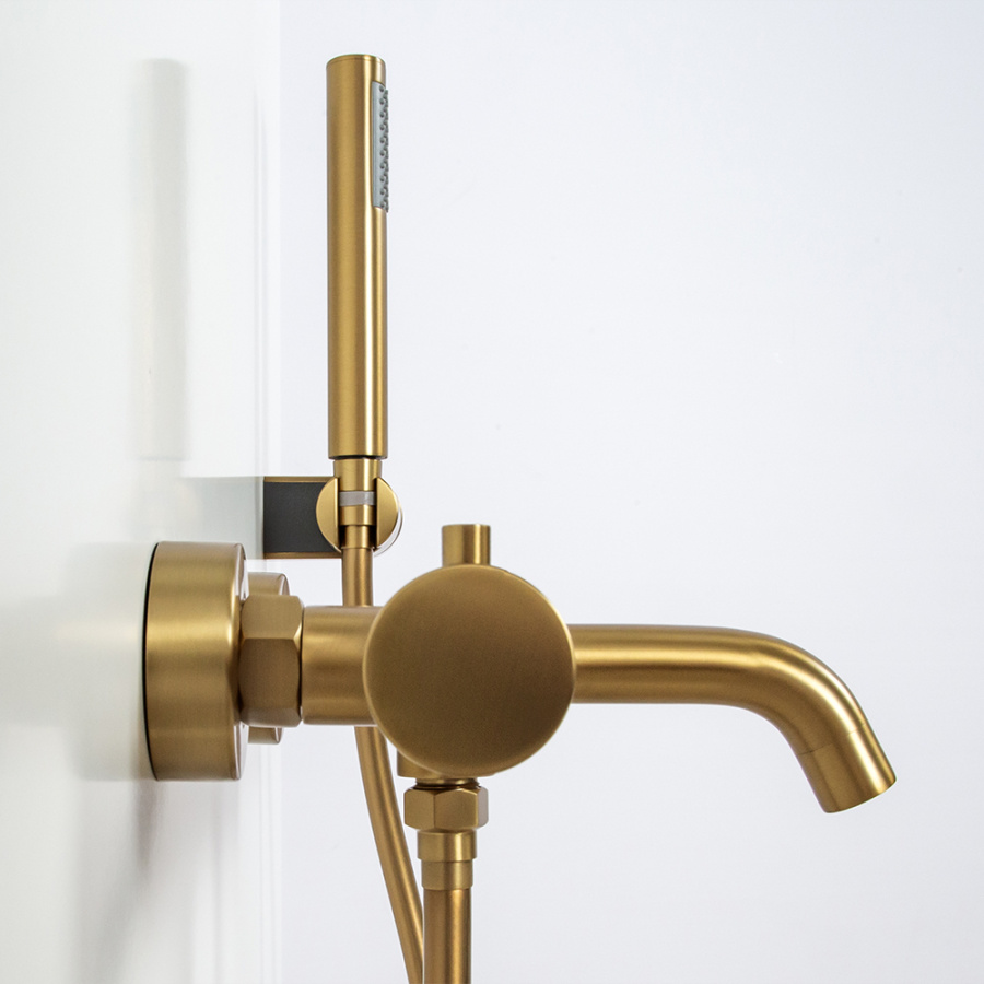 Смеситель для ванны с душем AVS Slimmer брашированное золото Смеситель для ванны с душем AVS Slimmer брашированное золото