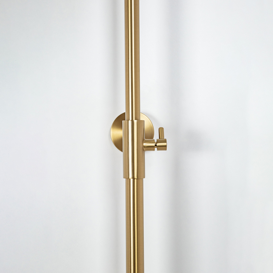 Душевая стойка AVS Slimmer с термостатом, брашированное золото Душевая стойка AVS Slimmer с термостатом, брашированное золото
