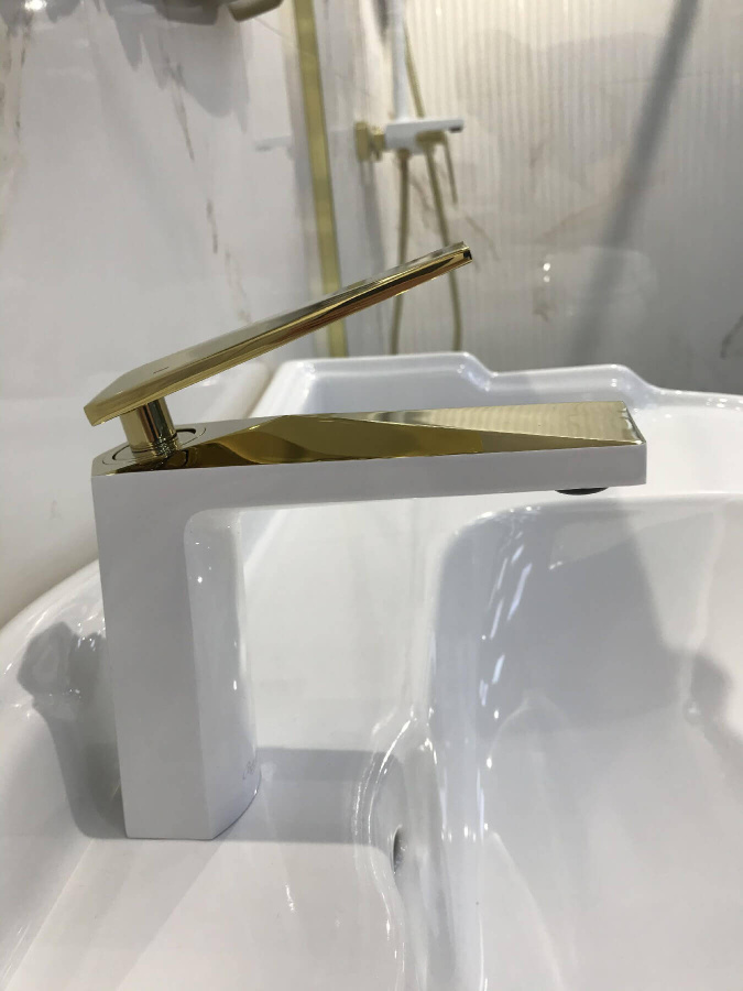 Смеситель для раковины Boheme Venturo 381-W белый