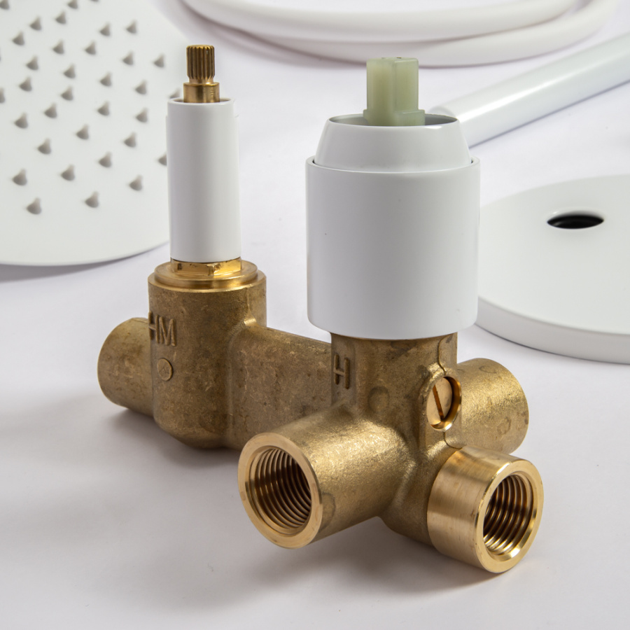 Душевой комплект AVS Slimmer 3в1 белый матовый Душевой комплект AVS Slimmer 3в1 белый матовый